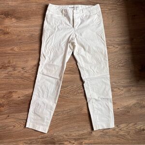 Old Navy Pixie white 25” inseam ankle cropped jeans size 4